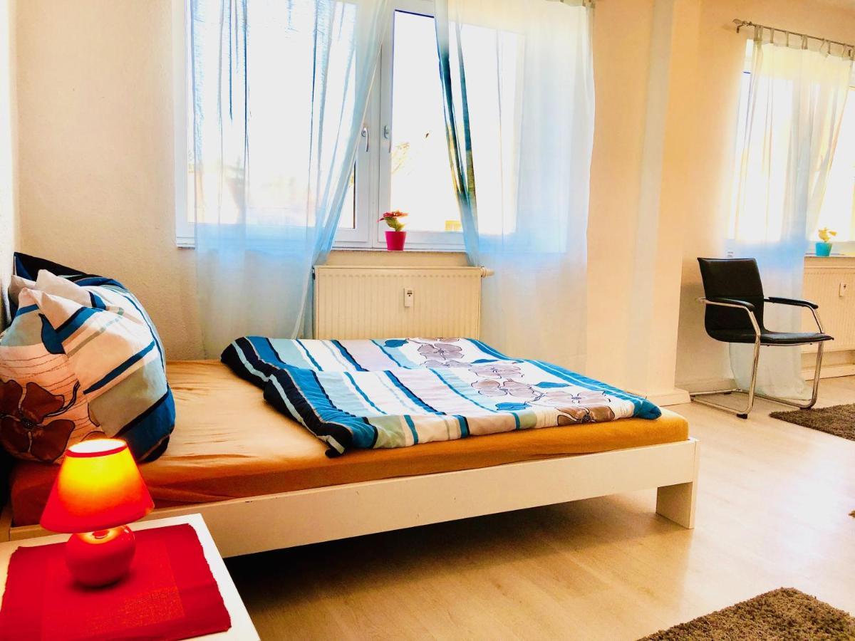 #World Monteurzimmer Schkeuditz Buitenkant foto