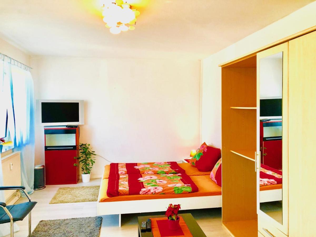 #World Monteurzimmer Schkeuditz Buitenkant foto