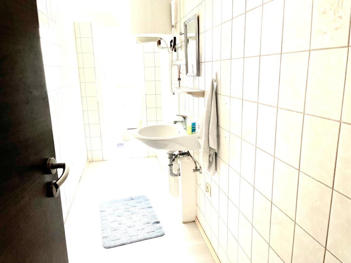 #World Monteurzimmer Schkeuditz Buitenkant foto