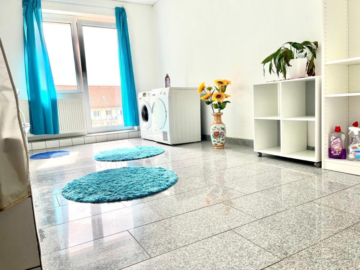 #World Monteurzimmer Schkeuditz Buitenkant foto